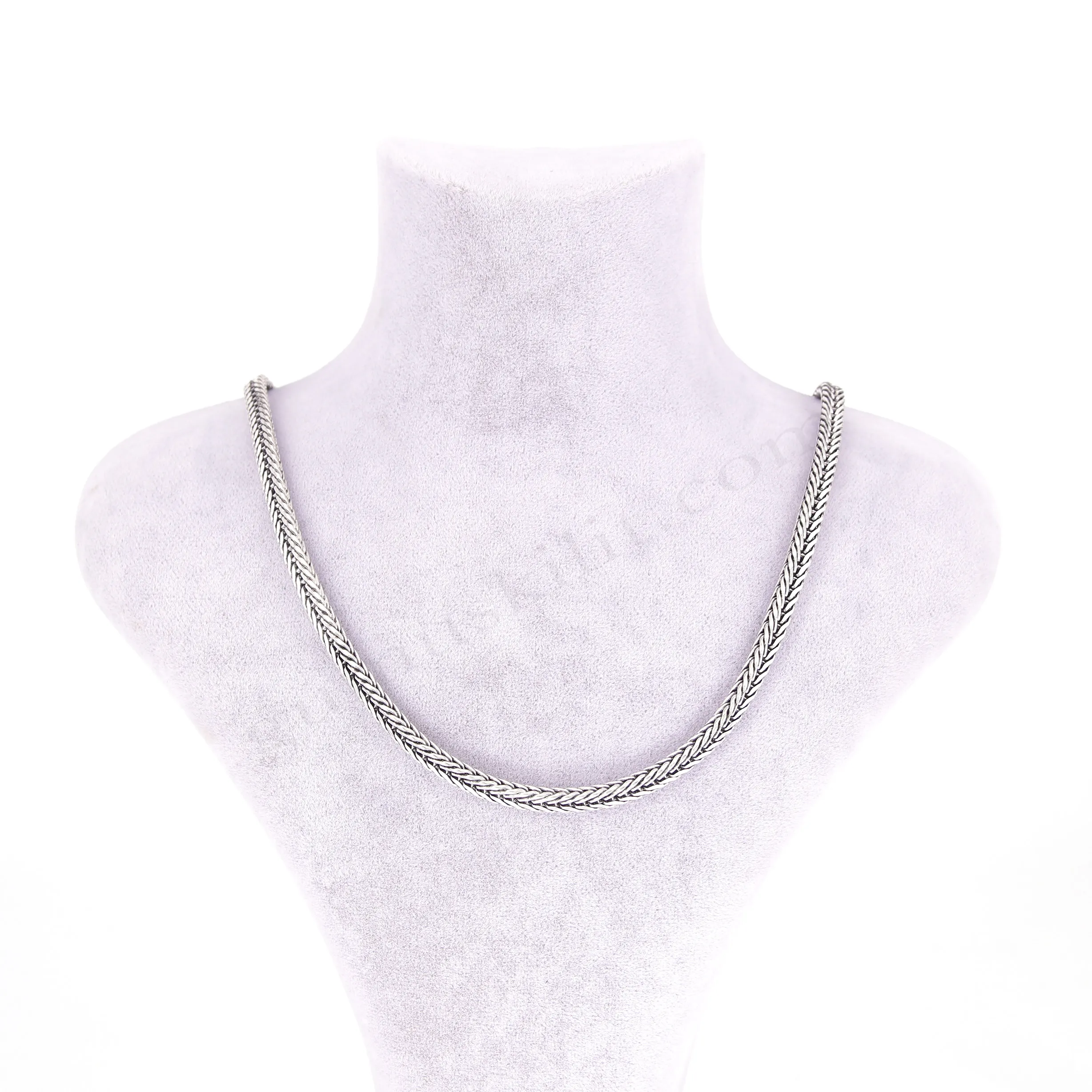 Tilki Kuyruğu Oluklu Model 5 Numara 5,60mm genişliğinde 3,20mm Kalınlığında  925 Ayar Gümüş Zincir, Kolye